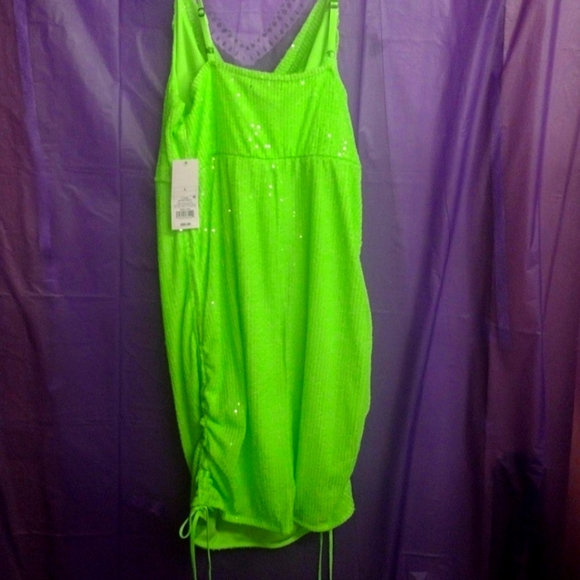 Dress - Picture 2 of 5